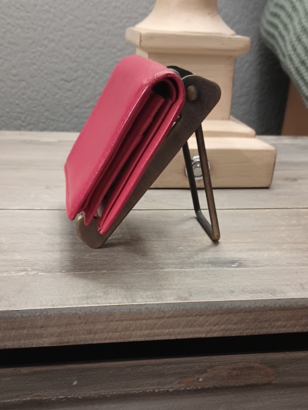 MCM Red Compact Wallet - Picture 4 of 9